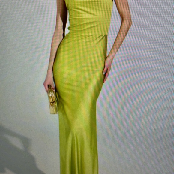 AKIRA maxi dress in olive medium. Romantic night out dress. - Picture 8 of 11